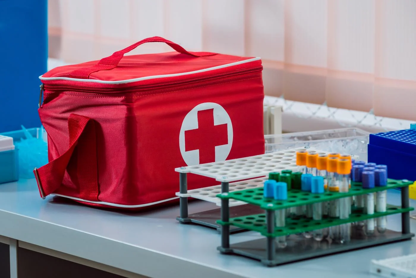 COVID-19: Śląskie Laboratoria Analityczne umożliwiają zamówienie pobrania krwi w domu