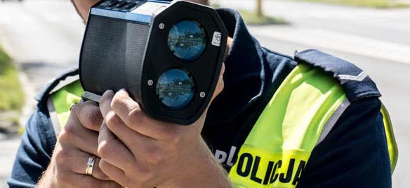 Policjanci apelują: Kierowco, noga z gazu!