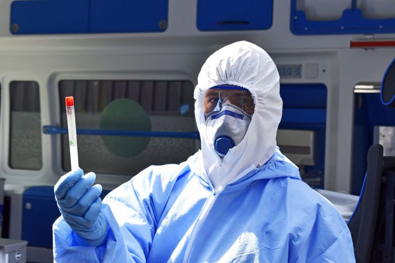 Krótszy czas oczekiwania na wynik testu na SARS-CoV-2. W Rybniku działa wymazobus