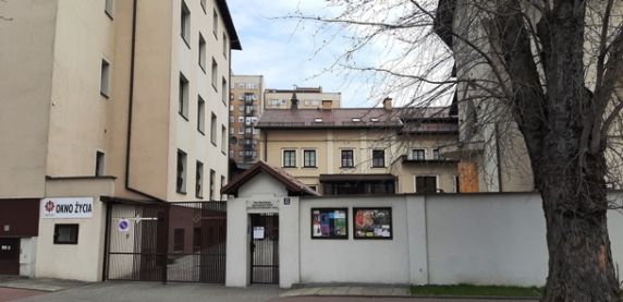 Karmelitanki z Sosnowca szyją fartuchy ochronne