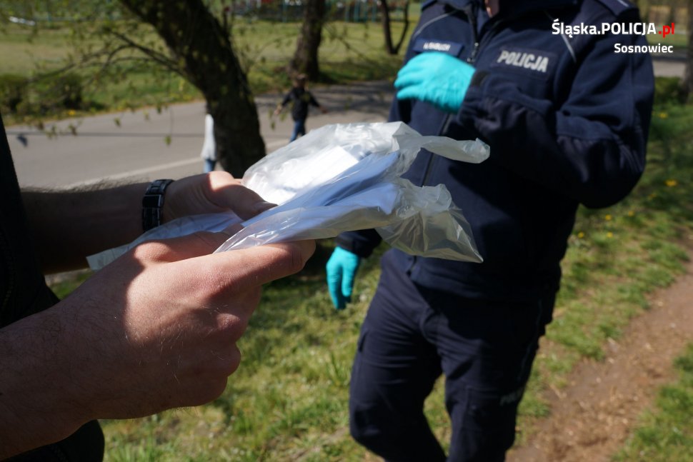 Zamiast mandatu... maseczka!