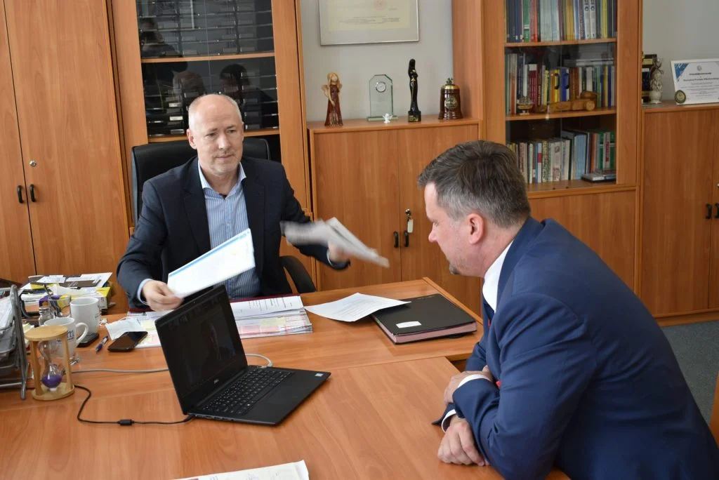 Wymazobus działa a Centrum Zdrowia w Mikołowie pilnie potrzebuje respiratora