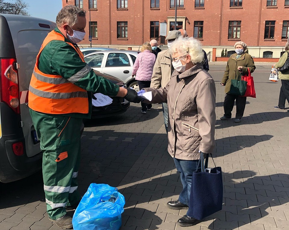 Kolejne 5000 maseczek trafiło w ręce seniorów!