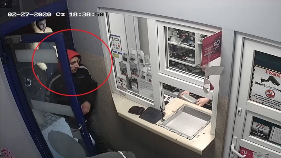 Ten mężczyzna ukradł portfel. Rozpoznajesz go?