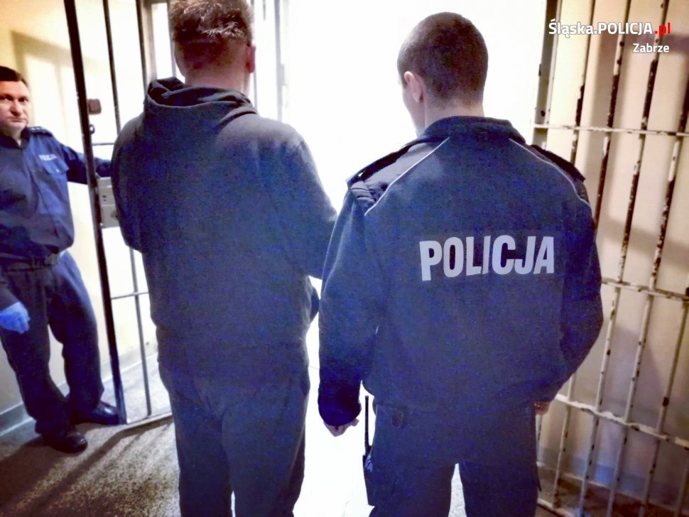 Przywłaszczył 5 samochodów. 37-latek usłyszał zarzuty i został aresztowany