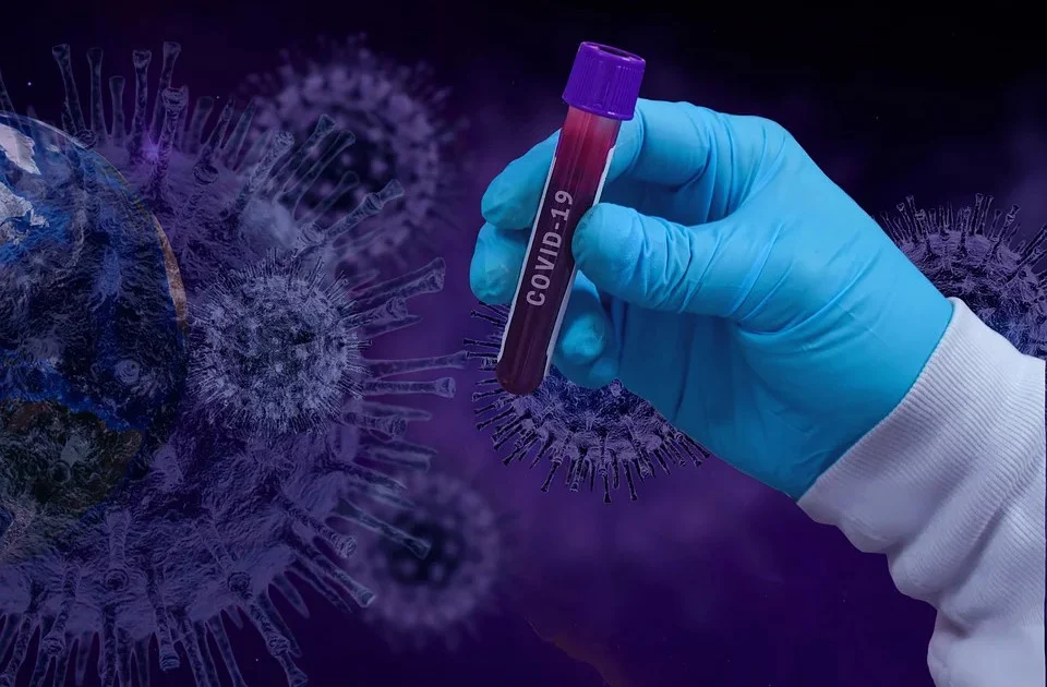 Mężczyzna zmarł na COVID-19, jego rodzina wciąż czeka na test. Sanepid komentuje sprawę