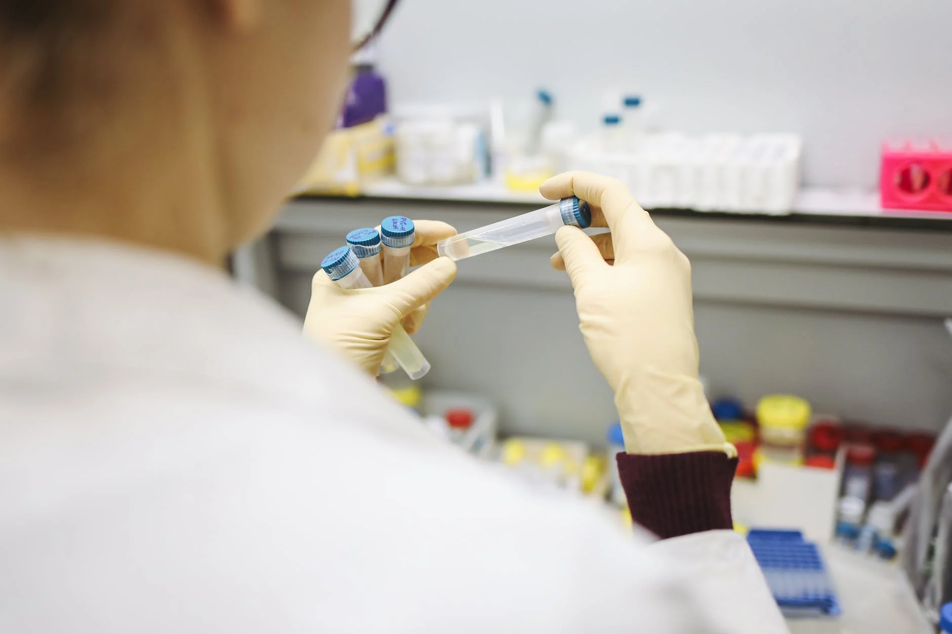 Ministerstwo Zdrowia: 2471 hospitalizowanych z powodu koronawirusa, 618 wyzdrowiało
