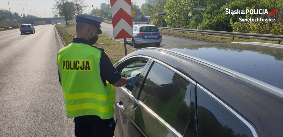 Mundurowi z świętochłowickiej, rudzkiej i chorzowskiej drogówki prowadzili kontrole na DTŚ
