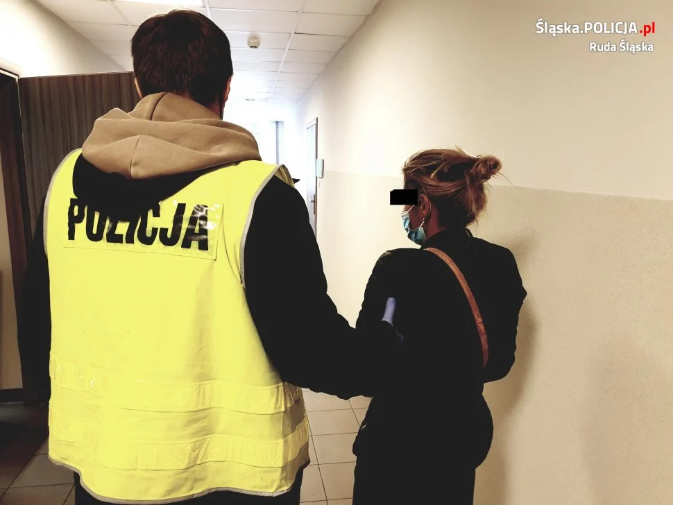 Poprosiła o kawę i okradła seniorkę. Sprawczyni oszustwa szybko została zatrzymana