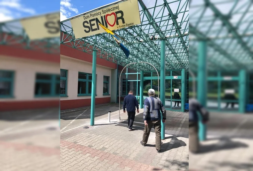 Kurtyna dezynfekcyjna stanęła przed Domem Pomocy Społecznej Senior