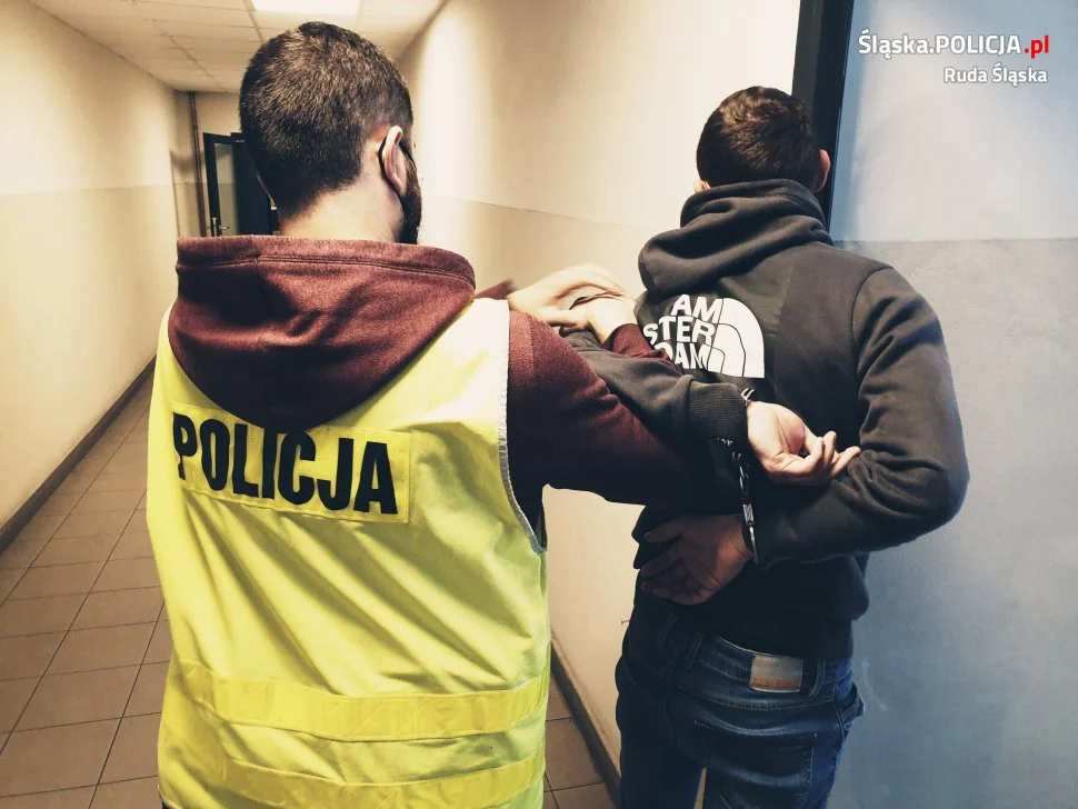 Trzech mężczyzn napadło na pokrzywdzonego. Sprawcy powiązani ze środowiskiem pseudokibiców