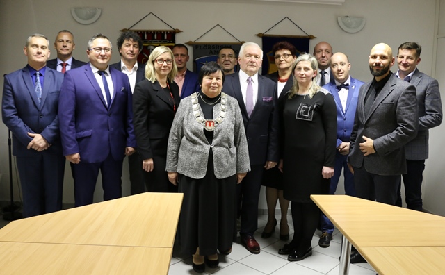 Pyskowiccy radni obniżają o połowę wysokość swoich diet