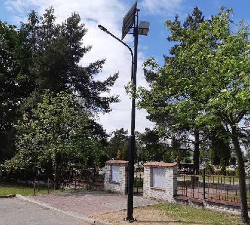 Przy cmentarzu komunalnym pojawiły się latarnie