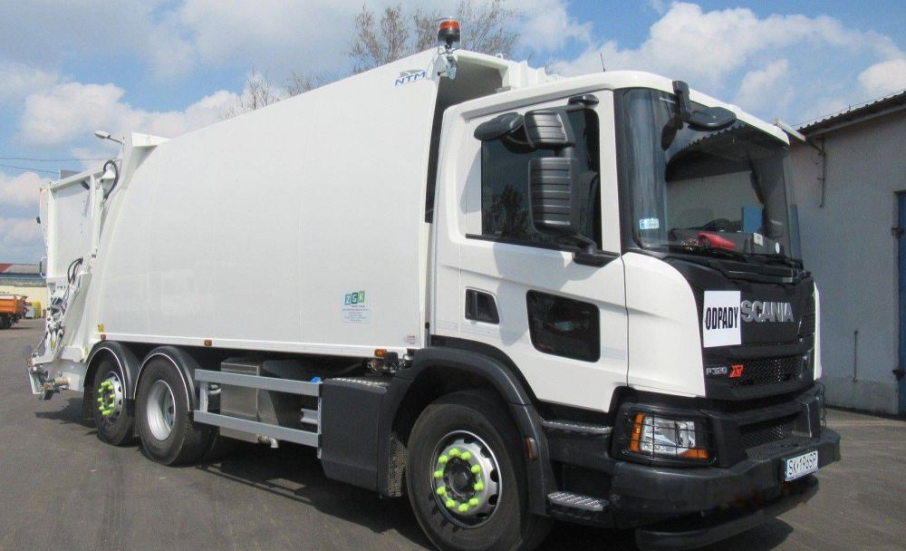 Zakład Gospodarki Komunalnej z nową śmieciarką