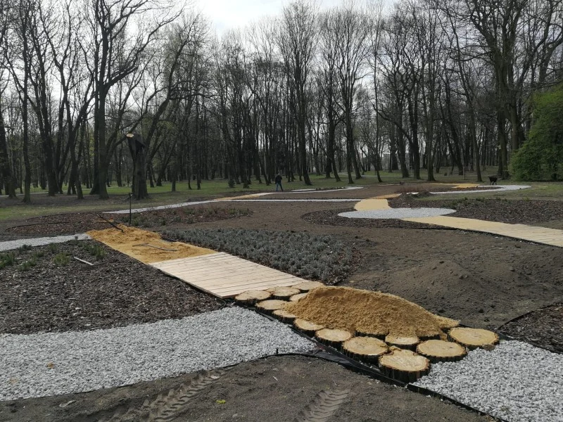 Ogród sensoryczny i nowe alejki w Parku Górnik