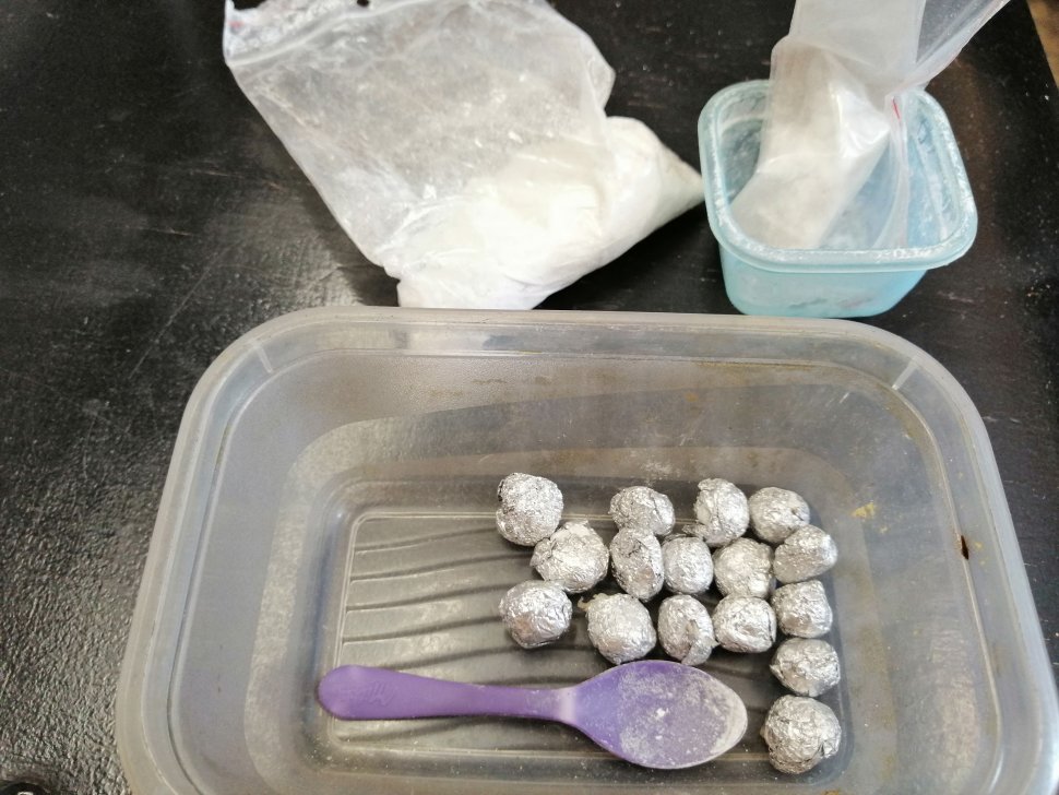 Siemianowiccy policjanci uderzyli w narkobiznes i przejęli blisko 800 działek dilerskich