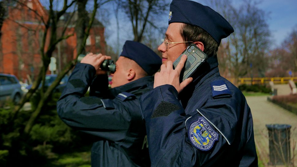 Mężczyzna przebywający na kwarantannie poszedł "tylko" wyrzucić śmieci. Co mu grozi?