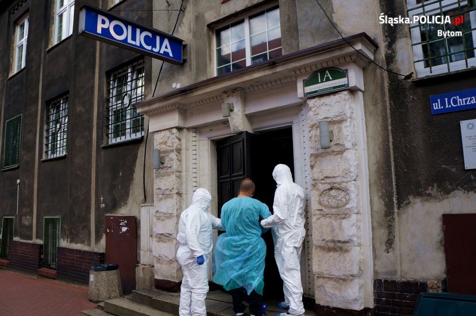 44-latek złapany na gorącym uczynku. Mężczyzna próbował odciąć katalizator w samochodzie!