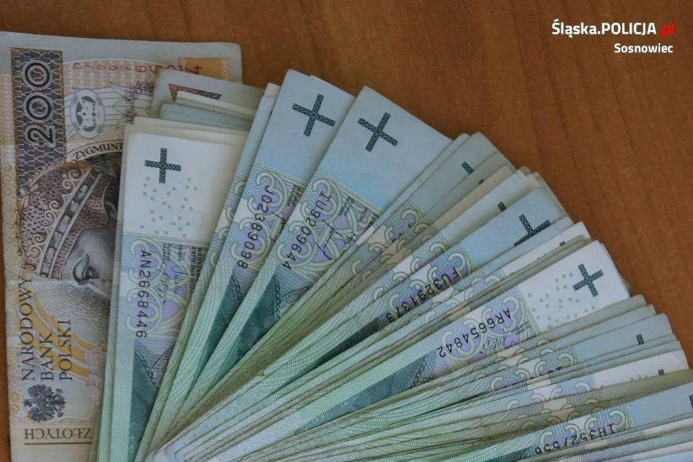 Sosnowieccy policjanci pomogli odnaleźć właściciela zgubionej gotówki