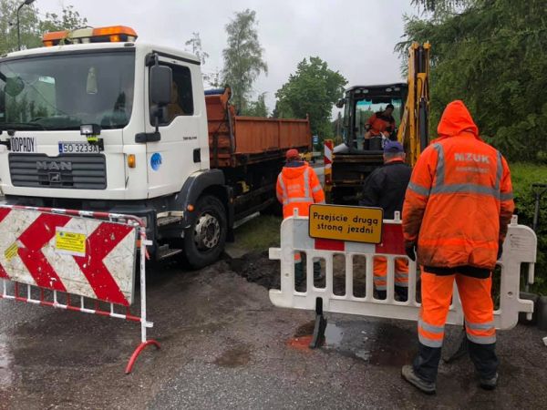 Sosnowiec: Nowy chodnik i przejście przy Parku w Kazimierzu Górniczym