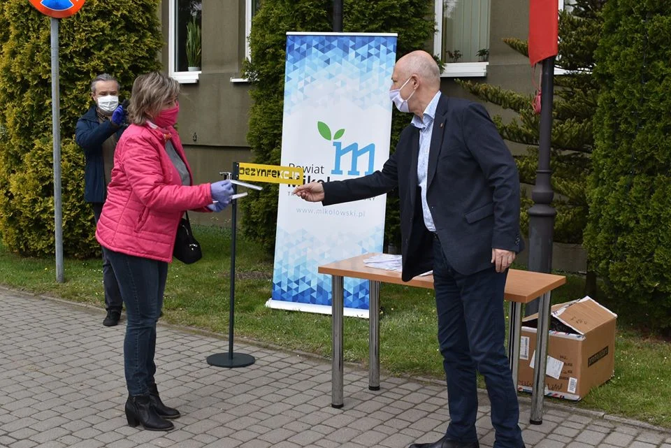 "Mój Powiat Moje Zdrowie" bezpłatne maseczki ochronne dla interesantów Starostwa