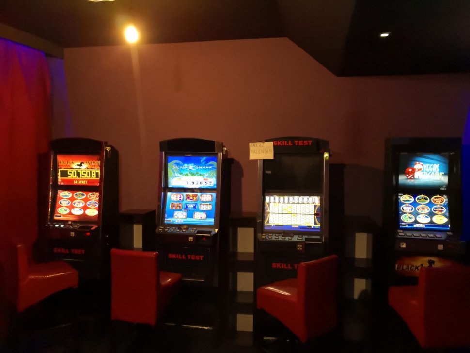 Chorzowscy policjanci i funkcjonariusze KAS zlikwidowali nielegalny salon gier