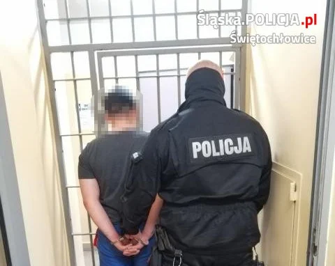 Kierowca bez prawa jazdy, a pasażer z narkotykami