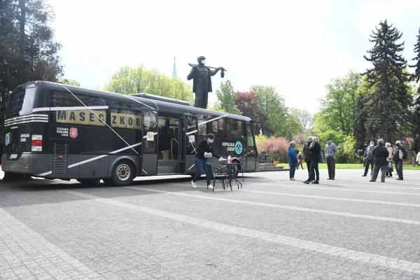 W Zabrzu rozdano kolejnych tysiąc maseczek!