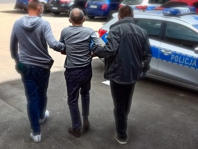 Chciał otruć się gazem. Desperat usłyszał zarzut sprowadzenia niebezpieczeństwa katastrofy