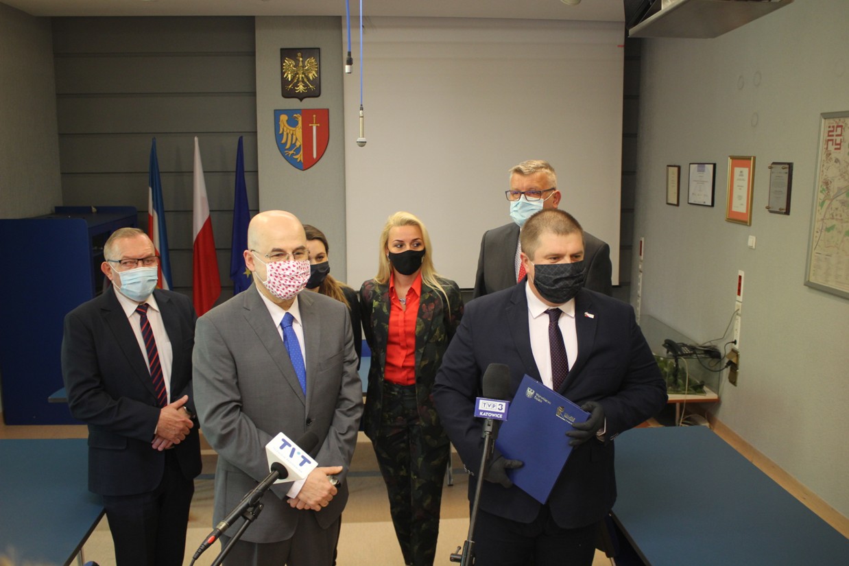 Umowa na dofinansowanie ekologicznego basenu w Roju już podpisana