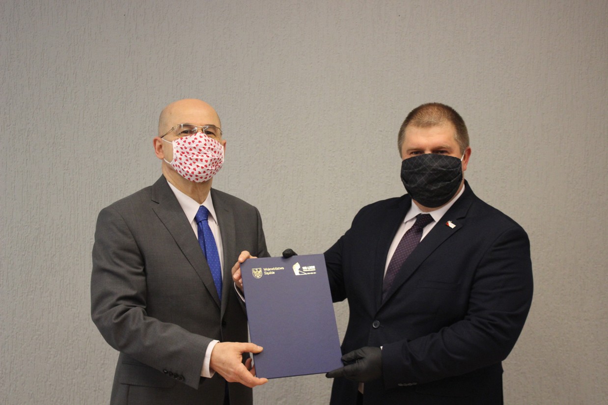 Umowa na dofinansowanie ekologicznego basenu w Roju już podpisana