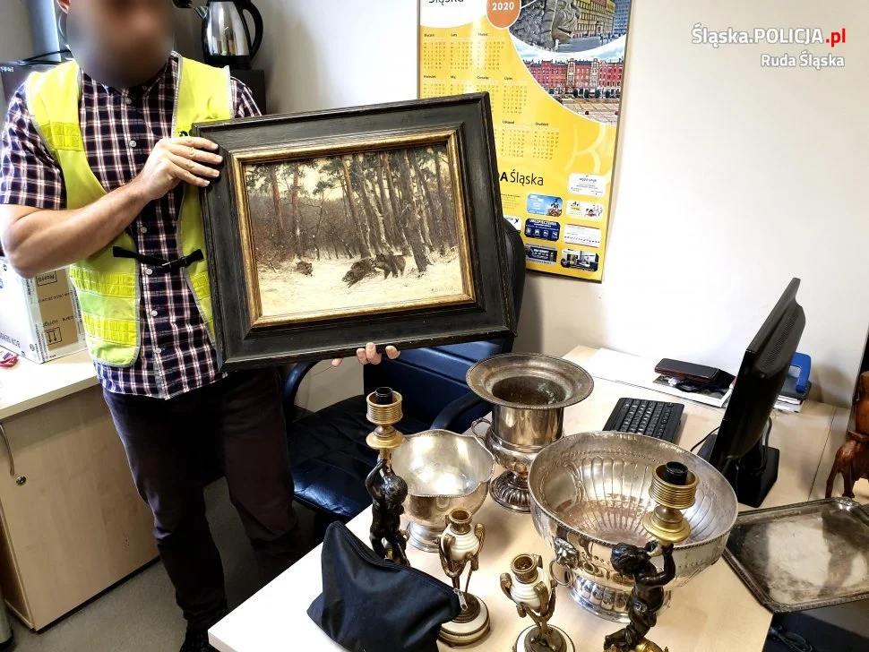 Rudzcy policjanci odzyskali rodzinne pamiątki skradzione w Niemczech