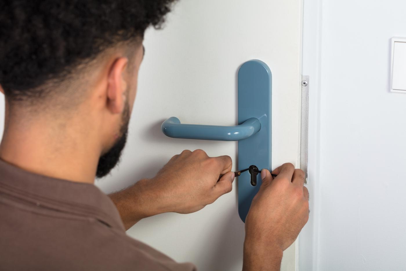 Awaryjne otwieranie mieszkań: co warto wiedzieć?
