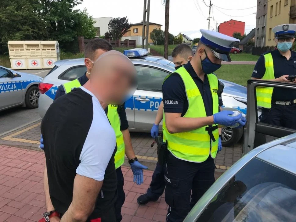 Pościg w Szopienicach. 34-letni kierowca miał w samochodzie narkotyki i nie miał uprawnień