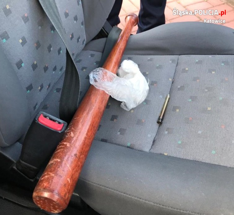 Pościg w Szopienicach. 34-letni kierowca miał w samochodzie narkotyki i nie miał uprawnień