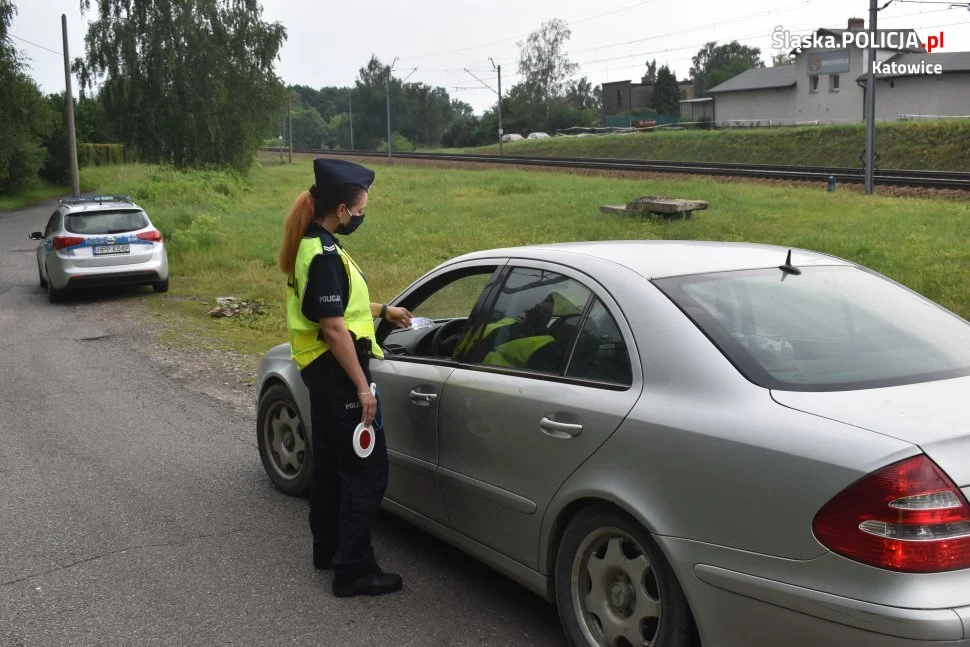 "Zapory życia" katowiccy policjanci i Straż Ochrony Kolei przeprowadzili wspólną akcję