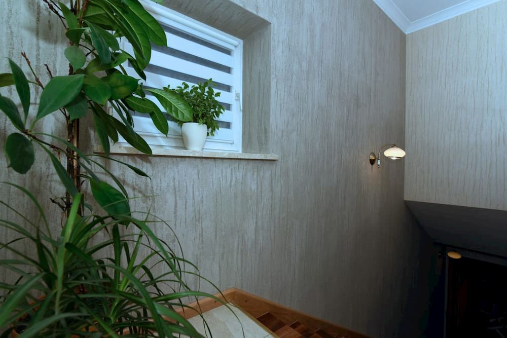 Tynk Trawertyn – prosty sposób na kamienne ściany w Twoim domu!