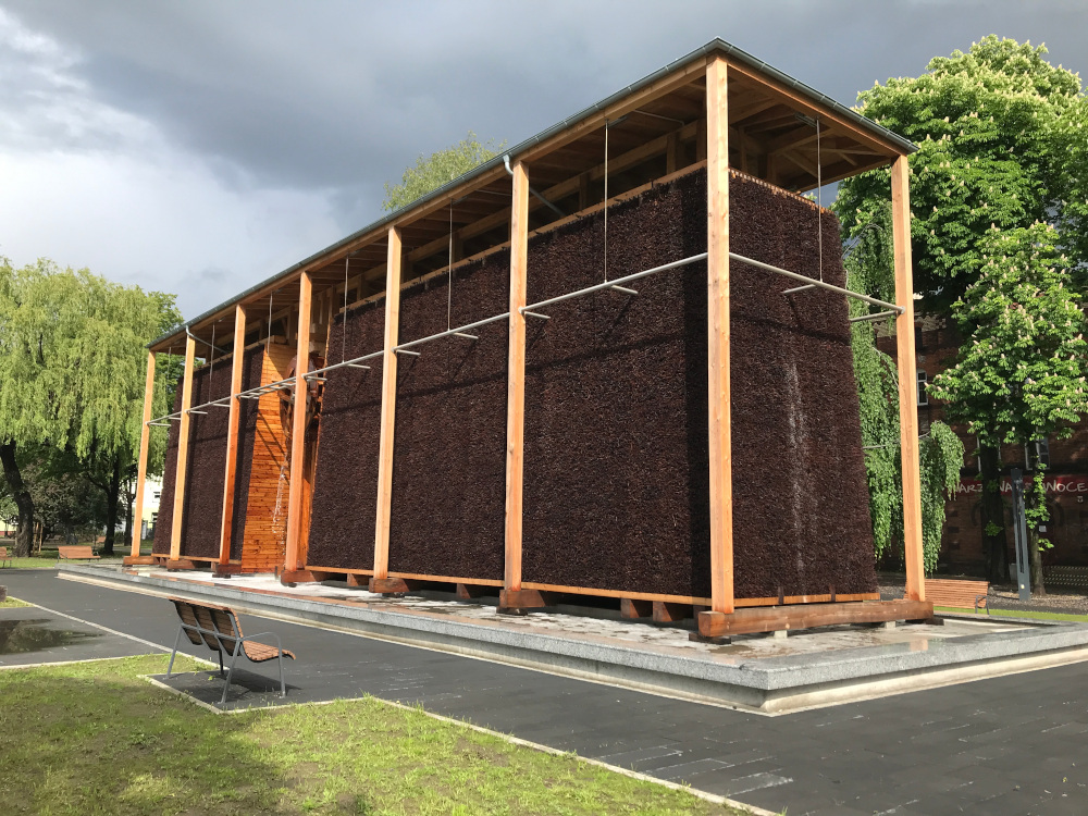 Chorzów: Tężnia solankowa na Placu Hutników już działa!