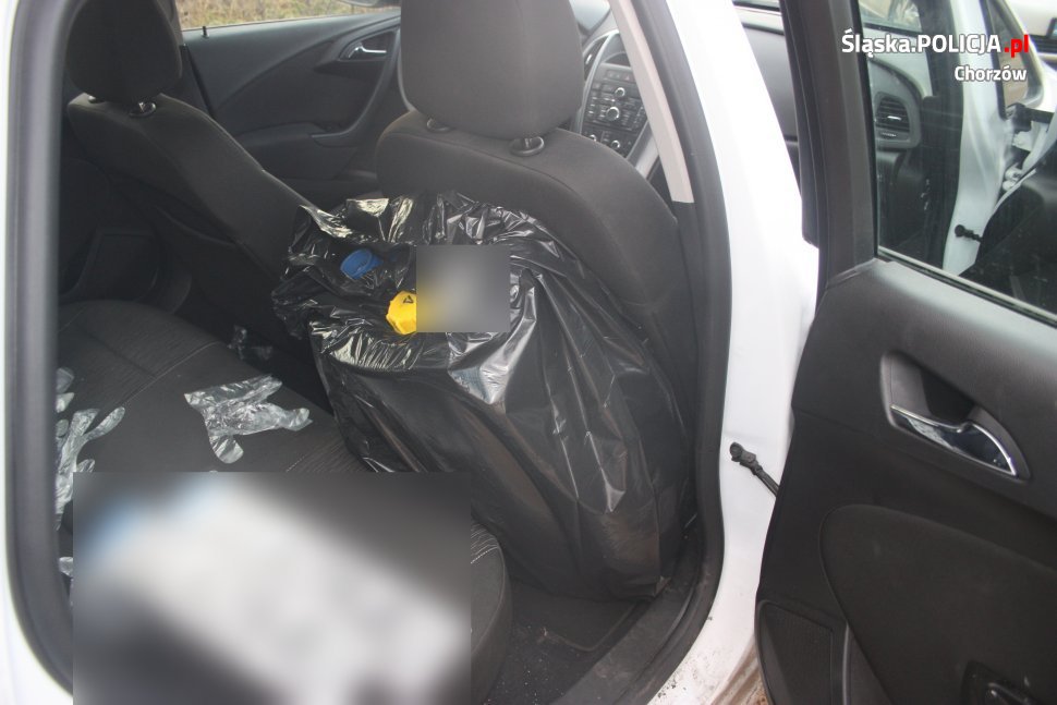 Uciekał przed policyjnym pościgiem. To jednak nie wszystko, mężczyzna usłyszał 65 zarzutów