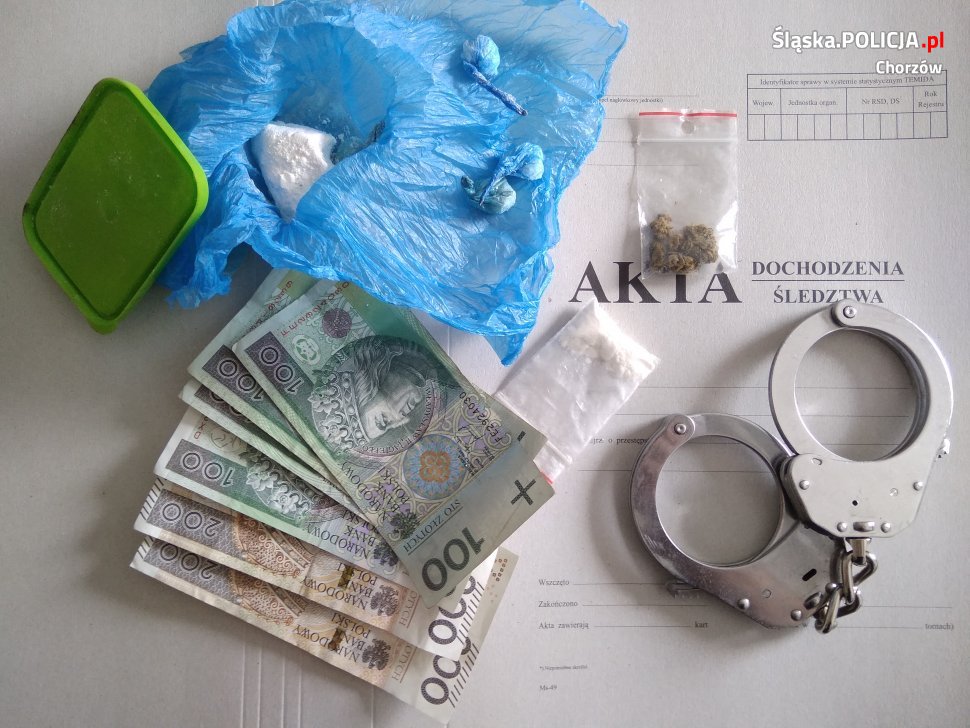 25-latek amfetaminę i marihuanę ukrywał w...piecu kaflowym