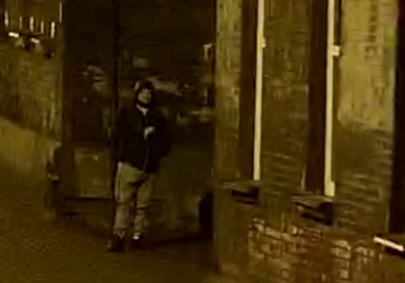 Policjanci z Świętochłowic poszukują sprawcy kradzieży motoroweru