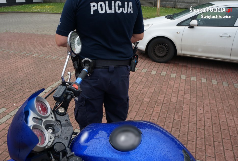 Skradziony motocykl holowali na lince. Trzech mężczyzn odpowie za kradzież