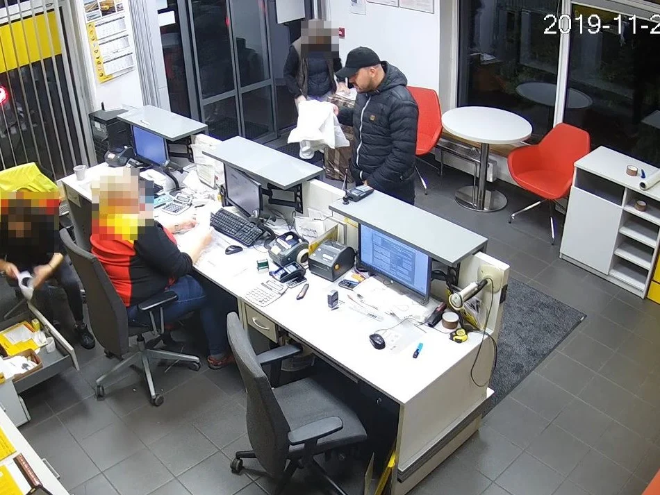 Zamiast telefonów wysyłał gwoździe. Rozpoznajesz go?