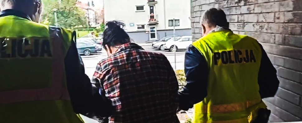 Zarzuty i dozór dla 34-letniej zabrzanki, która porzuciła własne dzieci [FILM]