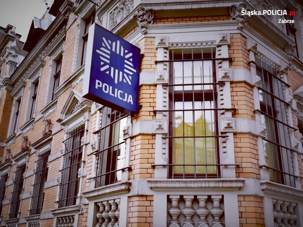 Poszukiwany listem gończym mężczyzna chodził z maczetą po ulicy