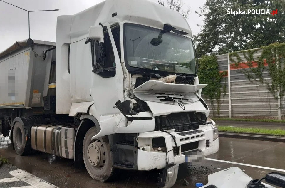 Zderzenie dwóch ciężarówek na DK81. Policja wyjaśnia przyczyny wypadku