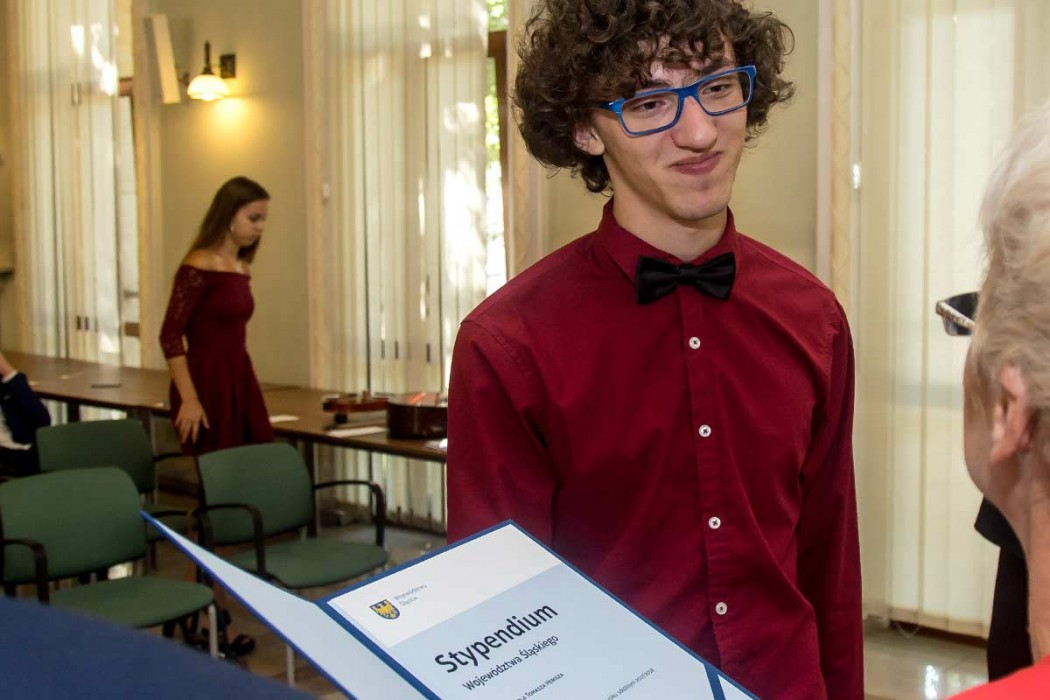 Śląskie wspiera najzdolniejszych uczniów