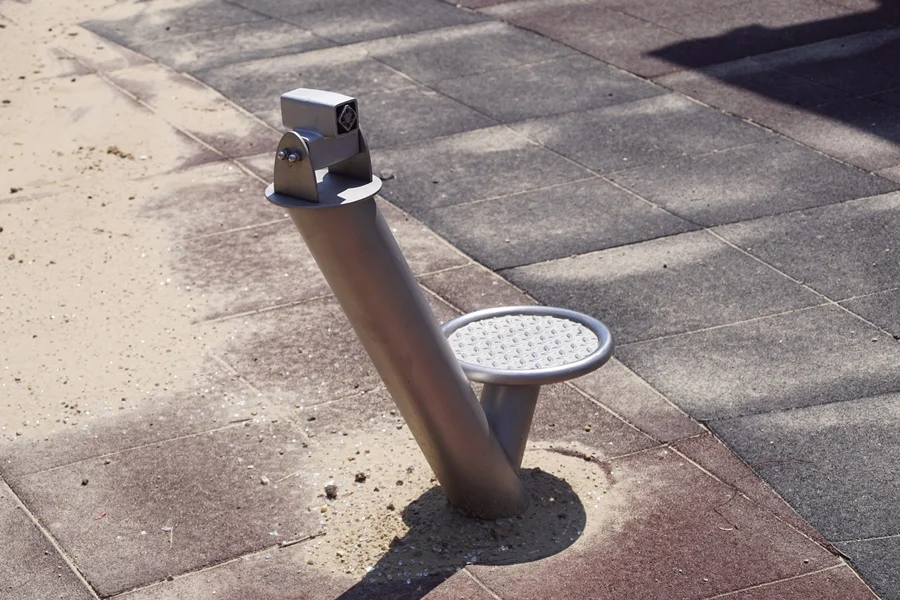 Plac zabaw przy hałdzie znowu został zdemolowany 9