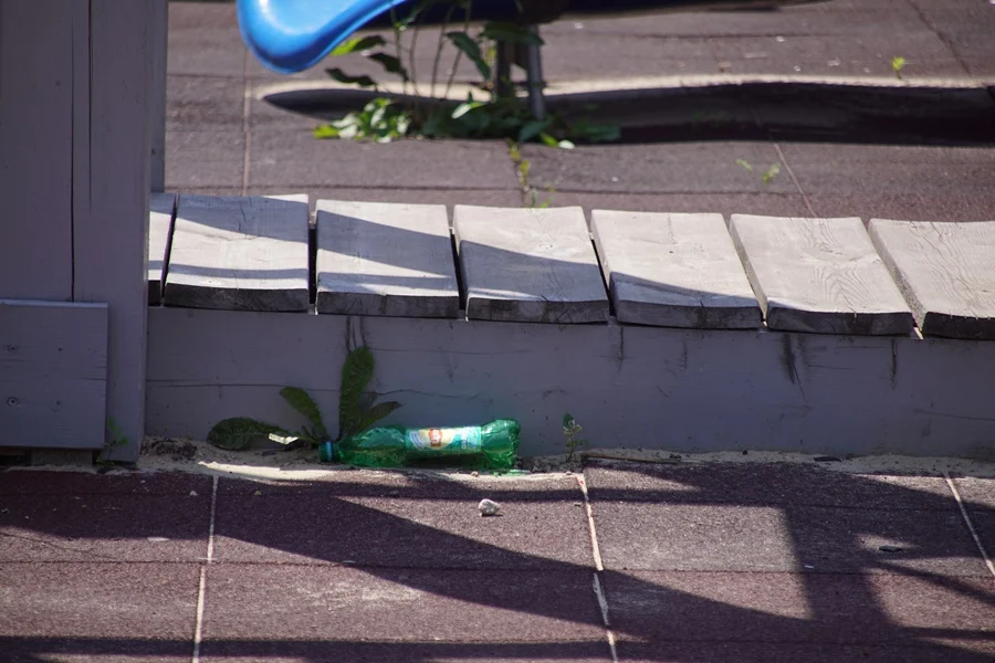 Plac zabaw przy hałdzie znowu został zdemolowany 14