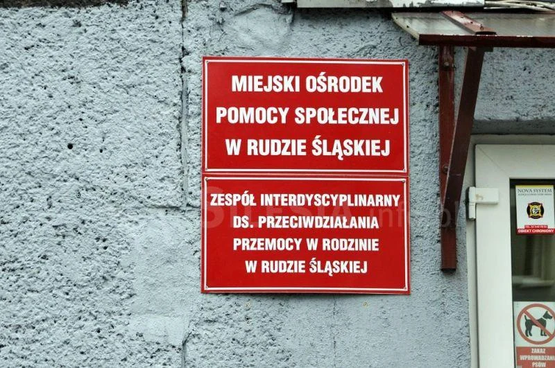 Rodzina chłopca, który zmarł wczoraj w szpitalu była pod nadzorem kuratora sądowego i MOPS